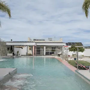 Adan Con Piscina Majestuosa Villa